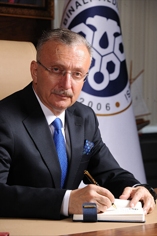 Rektör Prof. Dr. Akın Levent